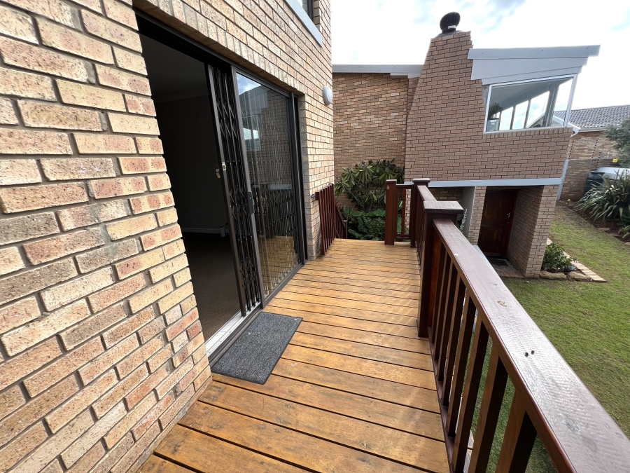 4 Bedroom Property for Sale in Wavecrest Eastern Cape